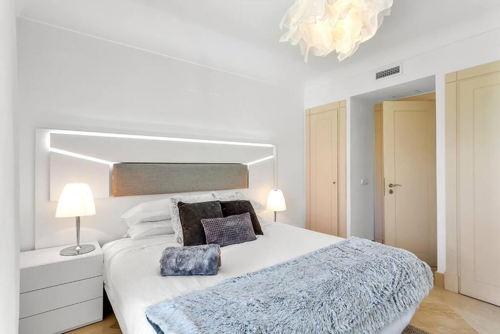Yolo Spaces - Sotogrande Sea View Penthouse Сан Роке Екстериор снимка