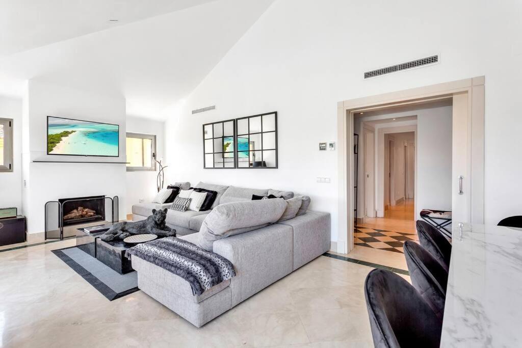 Yolo Spaces - Sotogrande Sea View Penthouse Сан Роке Екстериор снимка
