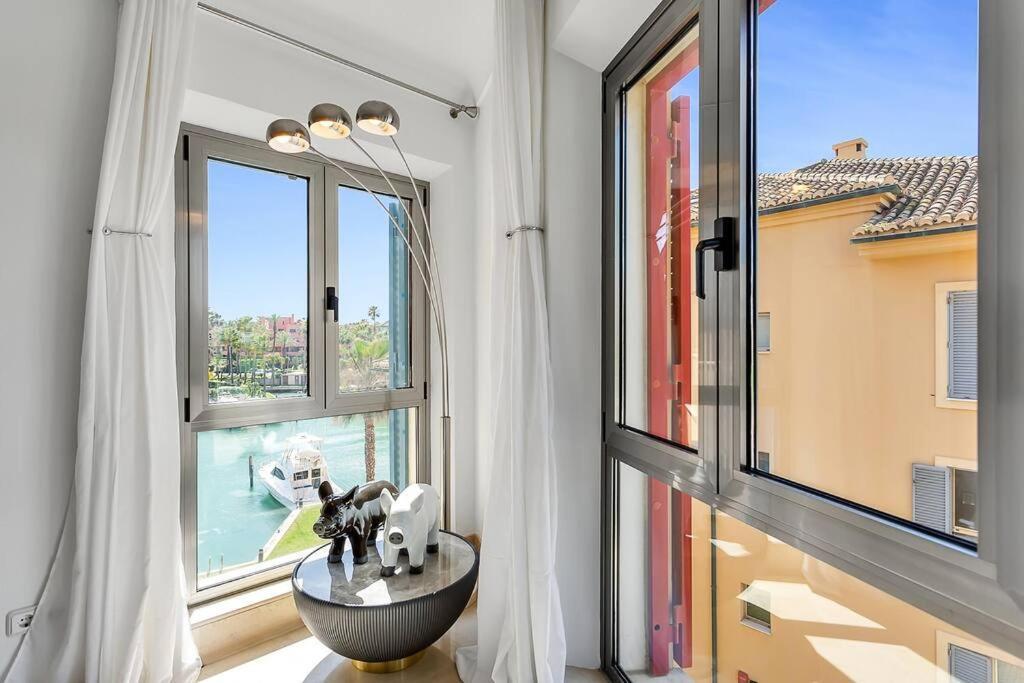 Yolo Spaces - Sotogrande Sea View Penthouse Сан Роке Екстериор снимка