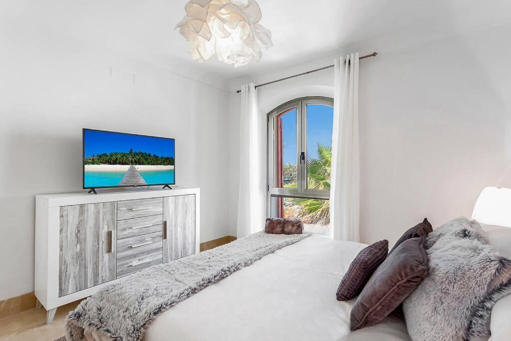 Yolo Spaces - Sotogrande Sea View Penthouse Сан Роке Екстериор снимка
