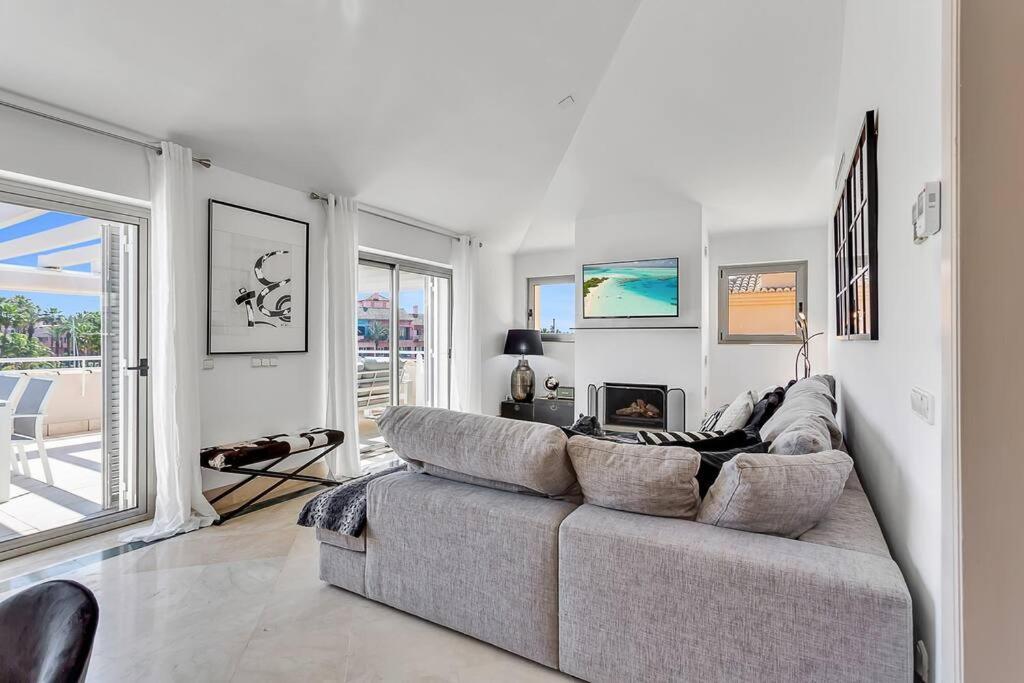 Yolo Spaces - Sotogrande Sea View Penthouse Сан Роке Екстериор снимка