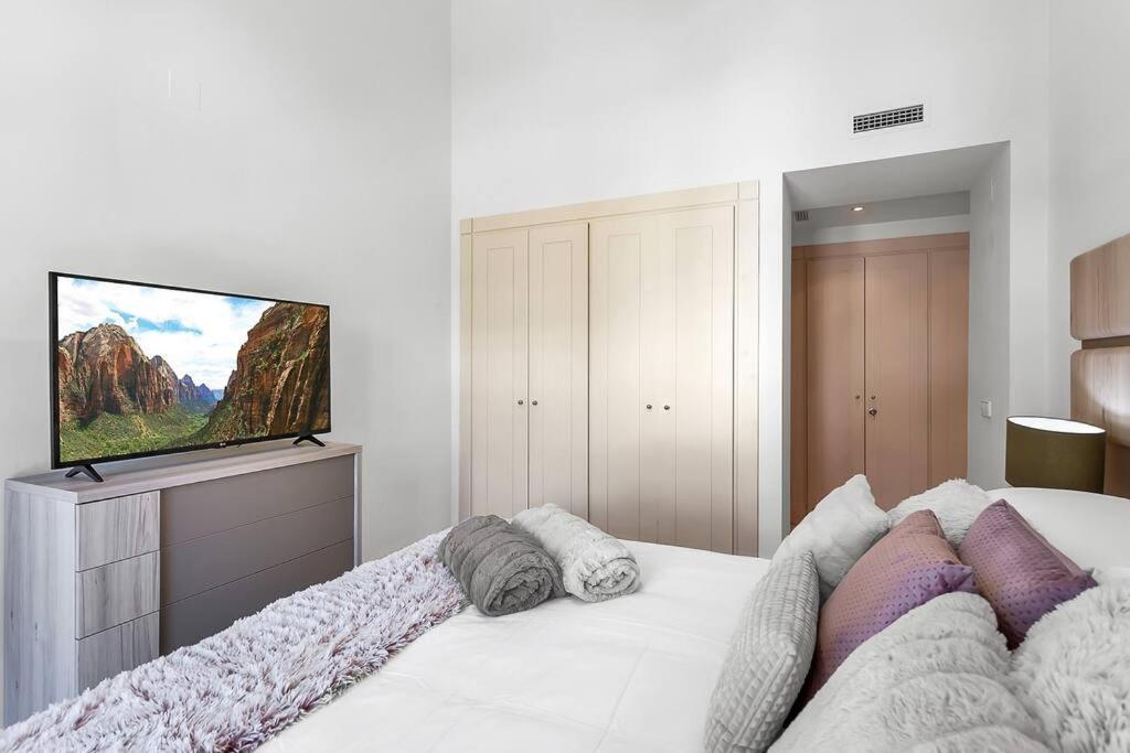 Yolo Spaces - Sotogrande Sea View Penthouse Сан Роке Екстериор снимка