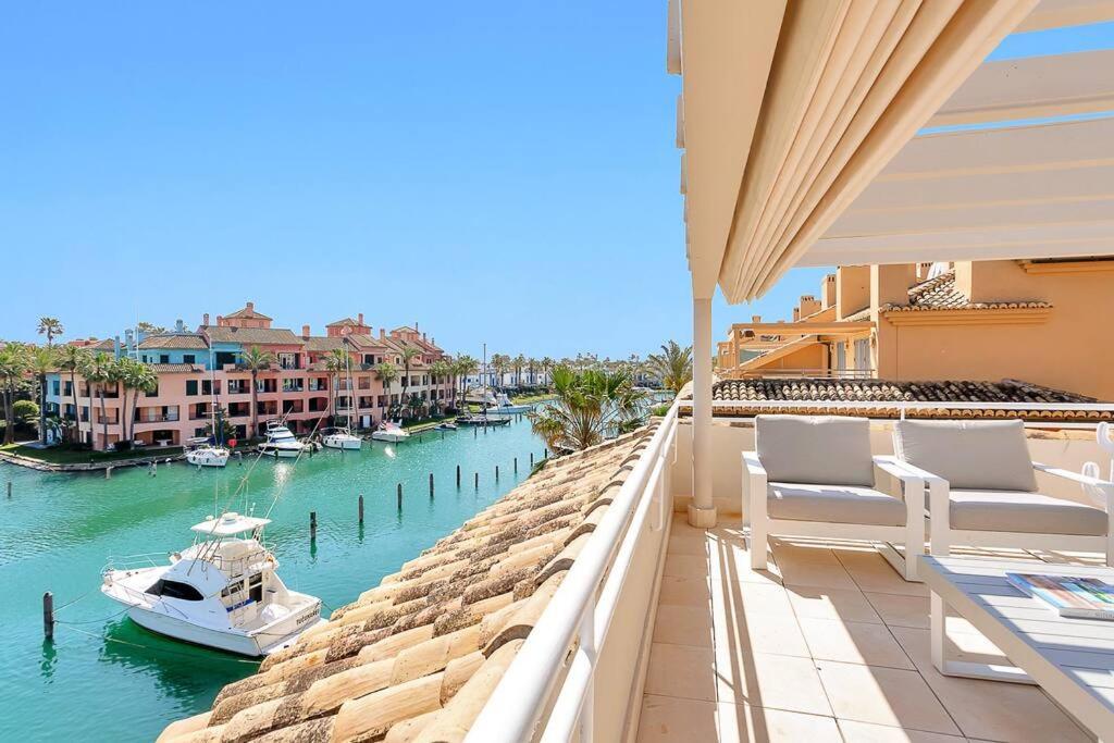 Yolo Spaces - Sotogrande Sea View Penthouse Сан Роке Екстериор снимка