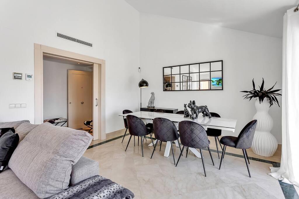 Yolo Spaces - Sotogrande Sea View Penthouse Сан Роке Екстериор снимка