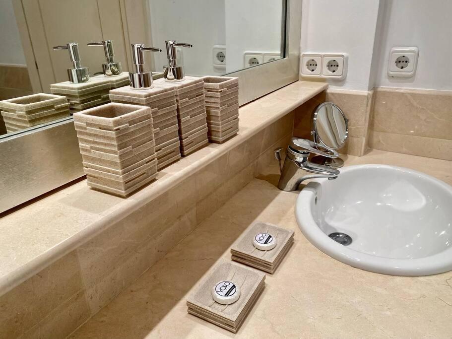 Yolo Spaces - Sotogrande Sea View Penthouse Сан Роке Екстериор снимка