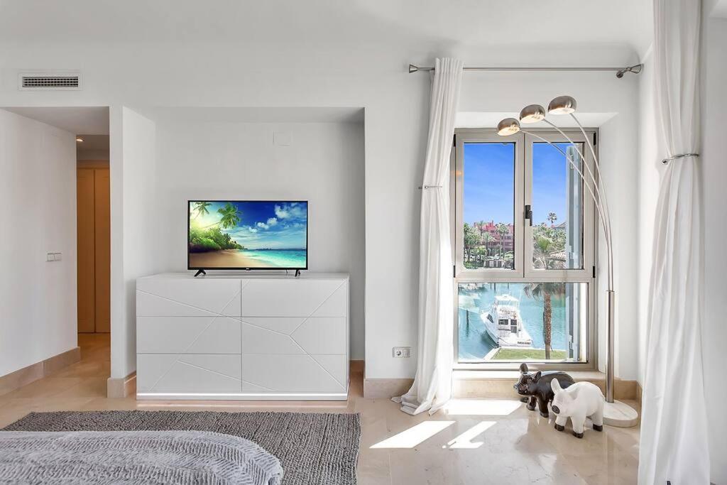 Yolo Spaces - Sotogrande Sea View Penthouse Сан Роке Екстериор снимка