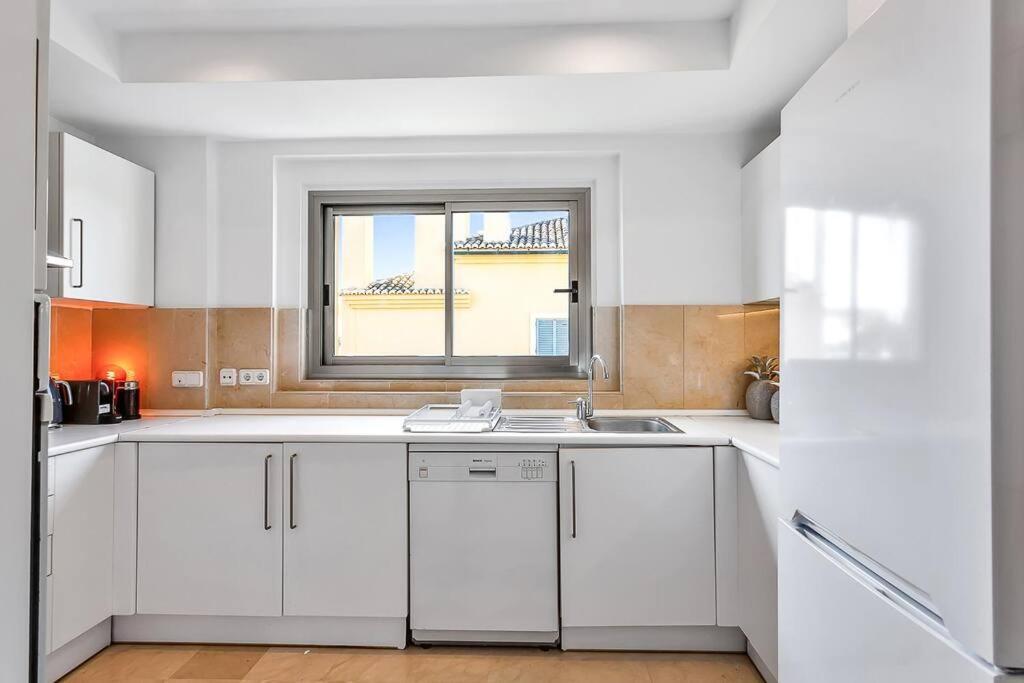 Yolo Spaces - Sotogrande Sea View Penthouse Сан Роке Екстериор снимка
