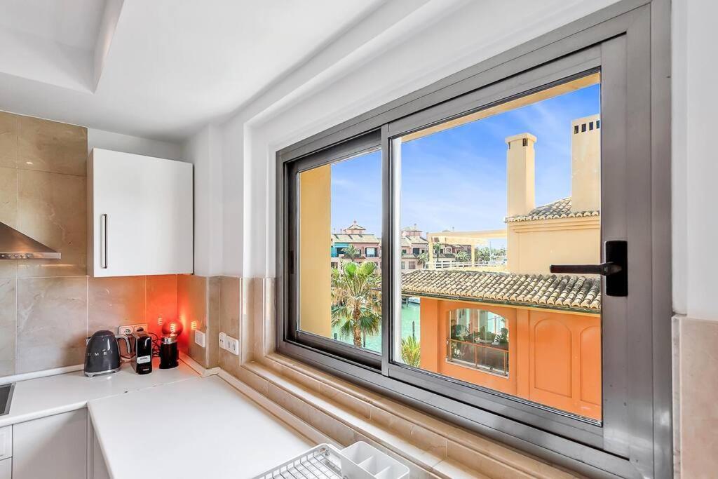 Yolo Spaces - Sotogrande Sea View Penthouse Сан Роке Екстериор снимка