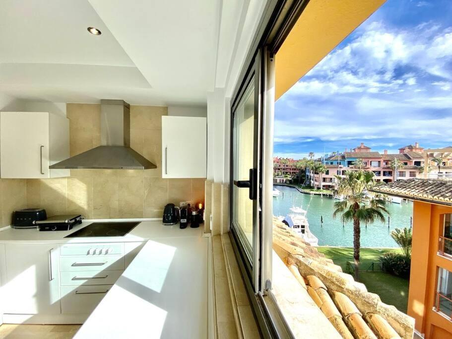 Yolo Spaces - Sotogrande Sea View Penthouse Сан Роке Екстериор снимка